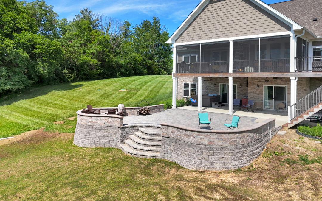 Hosting Outdoors: Designing a Backyard Built for Entertaining